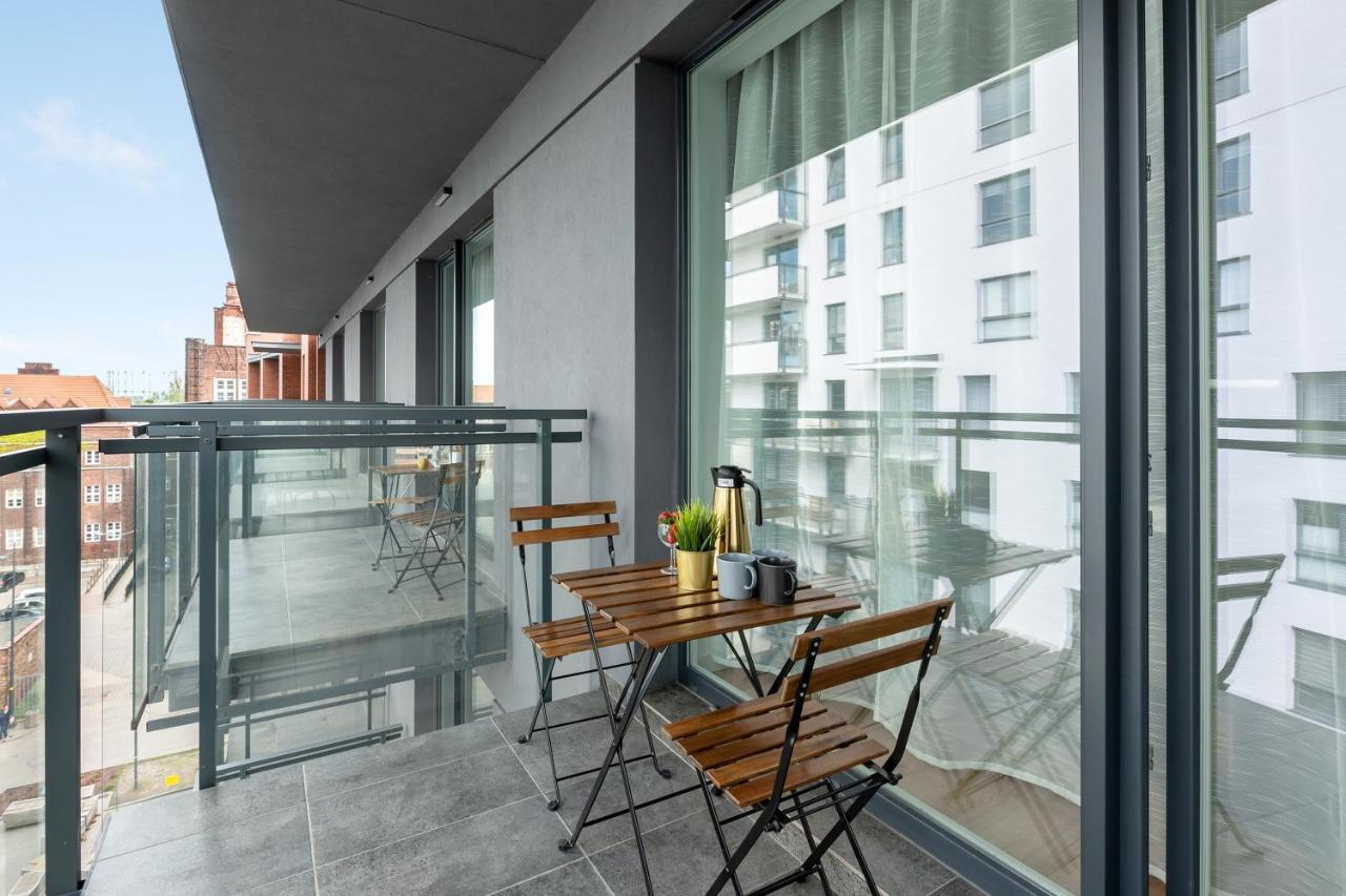 Apartament Walowa Shipyard Gdansk Exterior photo